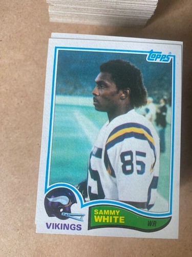 1982 Topps Football Partial Complete Set - 484 of 528 - Picture 8 of 12