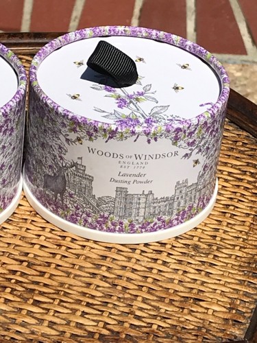 Woods of Windsor Lavender 3.5oz Dusting Powder with Puff 2 x - Picture 2 of 4