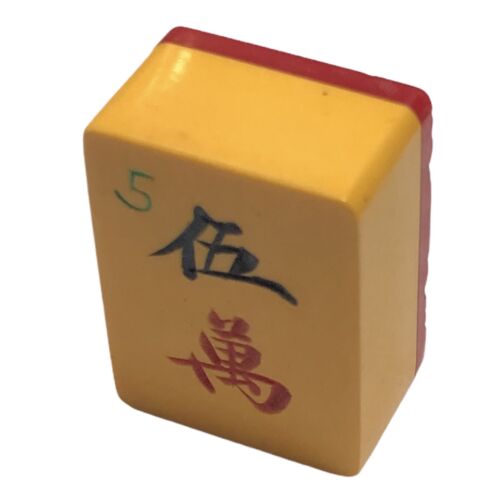 Piastrella MahJong Vintage Cinese in Bachelite 5 Personaggi con Schienale Wafer Rosso Mattone - Foto 2 di 11