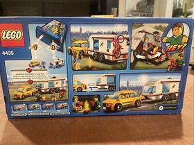 Lego City 4435 Car & Caravan 