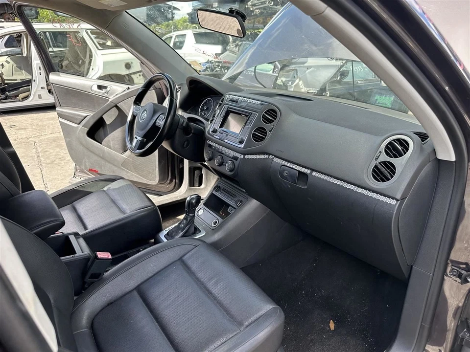 Passenger Front Seat Leatherette V-tex Manual Fits 09-17 TIGUAN 1350036 - Image 2 of 4