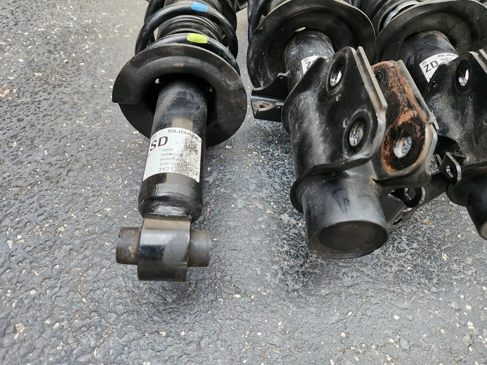 2024 丰田 GR86 原始设备制造商 Sachs 前减震器 全部 4 件,性能套件 二手 — 第 3/4 张图片