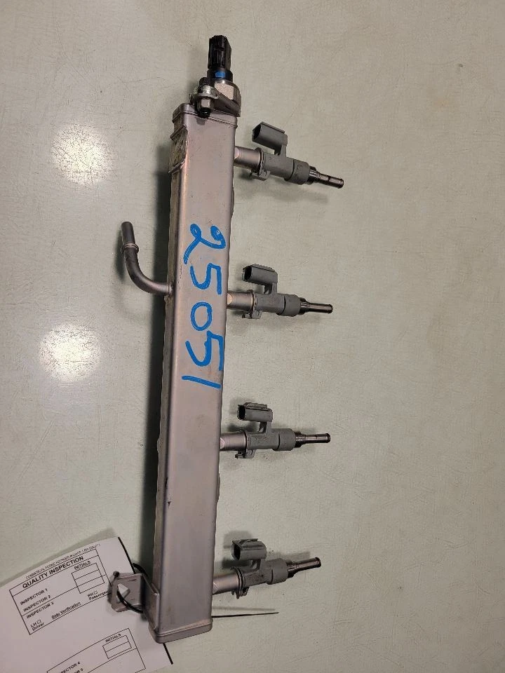 Piezas de inyección de combustible superior del inyector de combustible para LEXUS ES300H 19-23  Foto 2 de 4