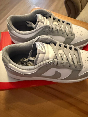 Nike Dunk Low Retro Herren Sneaker grau/weiß EU 42,5 US 9 UK 8 HF5441 105