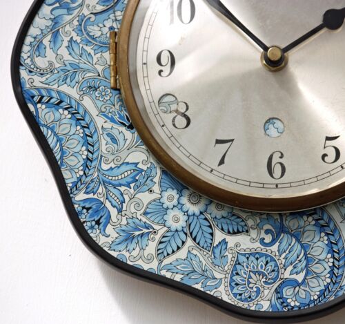 NEW 27cm Mid Century Style Wall Clock - Blue Vintage French Formica Floral Gift - Picture 4 of 4