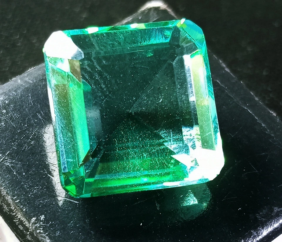 Apple Green Topaz Superb Brazilian Square Cut Certified 13-15 Ct Loose Gemstone - Image 4 of 4