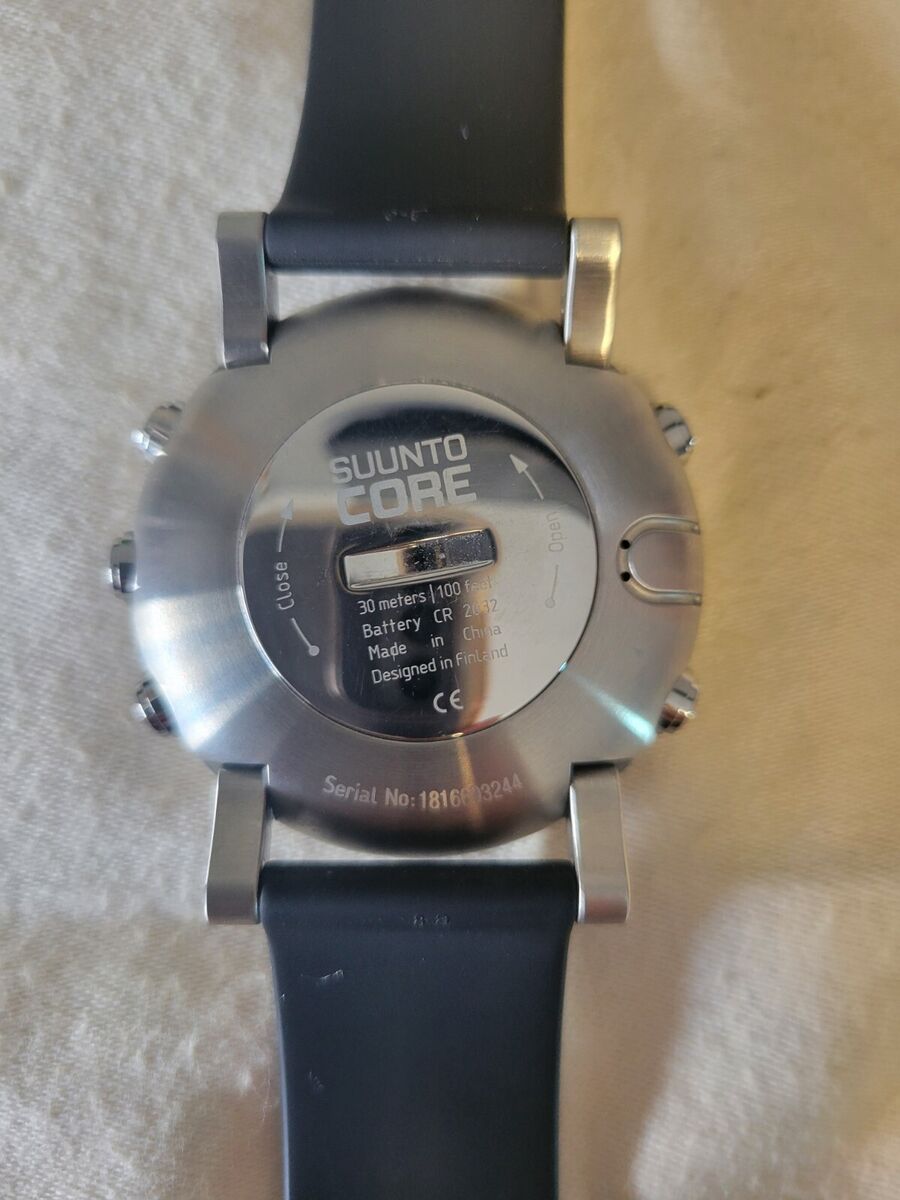 Suunto Core Brushed Steel Premium Outdoor Watch SS020339000 Suunto Core Brushed Steel Premium Outdoor Watch SS020339000