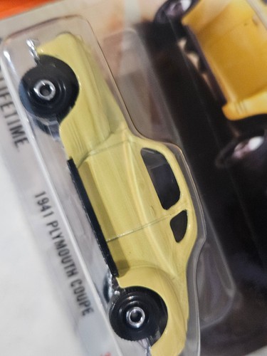 Matchbox 1941 plymouth coupe #8 T34A 2025 & 2022 Opel Astra #87 T14A 2024 Yellow - Picture 8 of 11