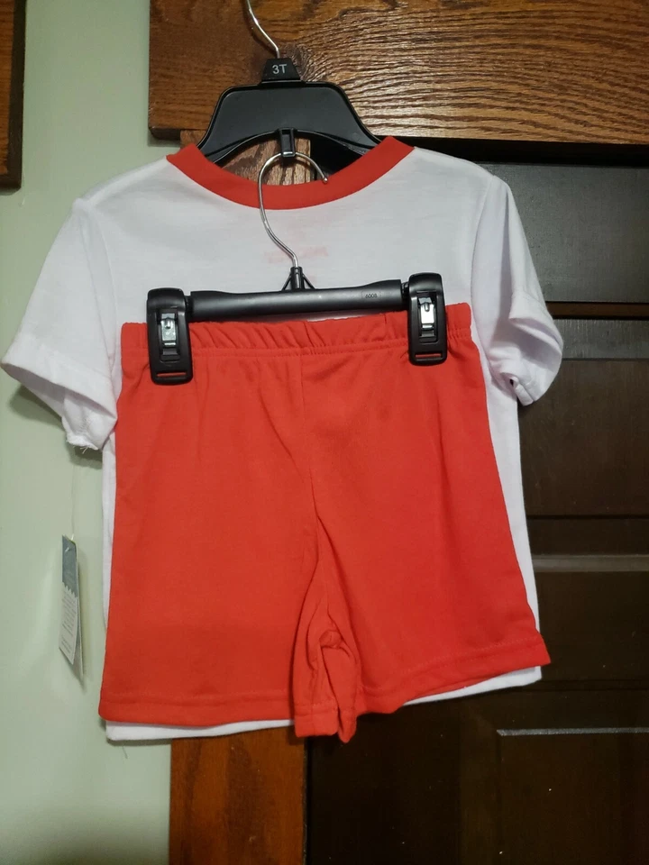 Cute, free shipping, Mickey mouse clothing set boy/girl 3T. Shirt shorts combo - Image 4 of 4