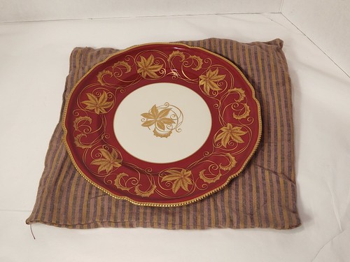 6 Rosenthal 10 1/2 inch Burgundy Ivory Plates - Picture 7 of 8