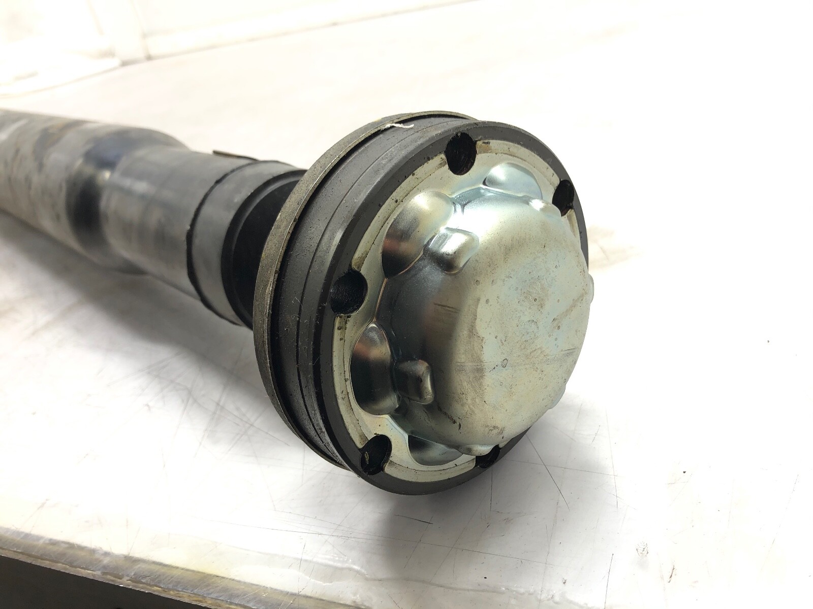 2014-2020 MASERATI GHIBLI RWD REAR DRIVE SHAFT OEM.