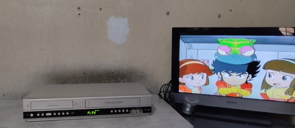 PHILIPS COMBO LETTORE DVD/VHS 6 TESTINE STEREO CON TELECOMANDO - Immagine 2 di 4