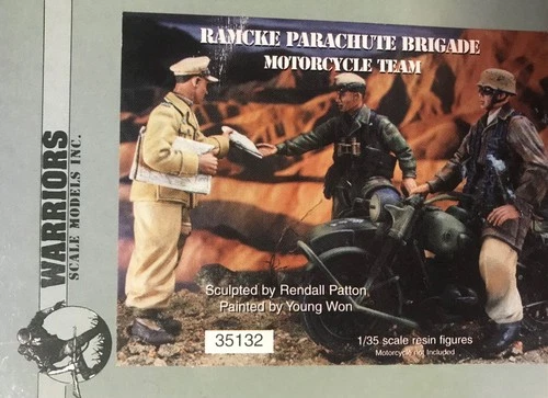p WARRIORS 35132 - 1/35 Scale - German Ramcke Parachute Brigade Motorcycle Team