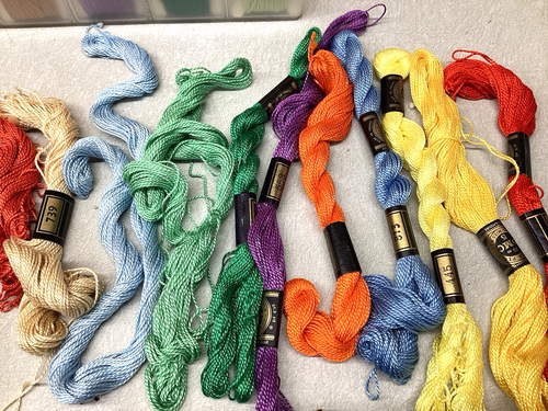 Large Lot Skeins Embroidery Floss Thread Needlepoint Cross Stitch w/ Boxes DMC - Picture 9 of 24
