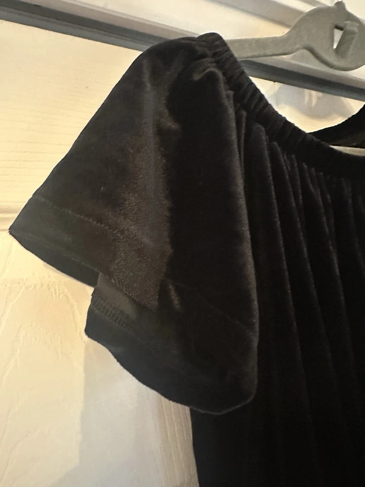 Mono GAP Niñas Terciopelo Negro Pequeño 6-7 Elástico Vacaciones Foto 3 de 4