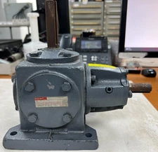 👀 NEW BOSTON GEAR 1:1 SPIRAL BEVEL GEAR REDUCER 1750 RPM 9.26 HP VR137-PV3