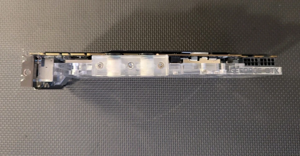 Gigabyte AORUS GTX 1080 Ti Waterforce WB Xtreme Edition 11GB - Image 3 of 4