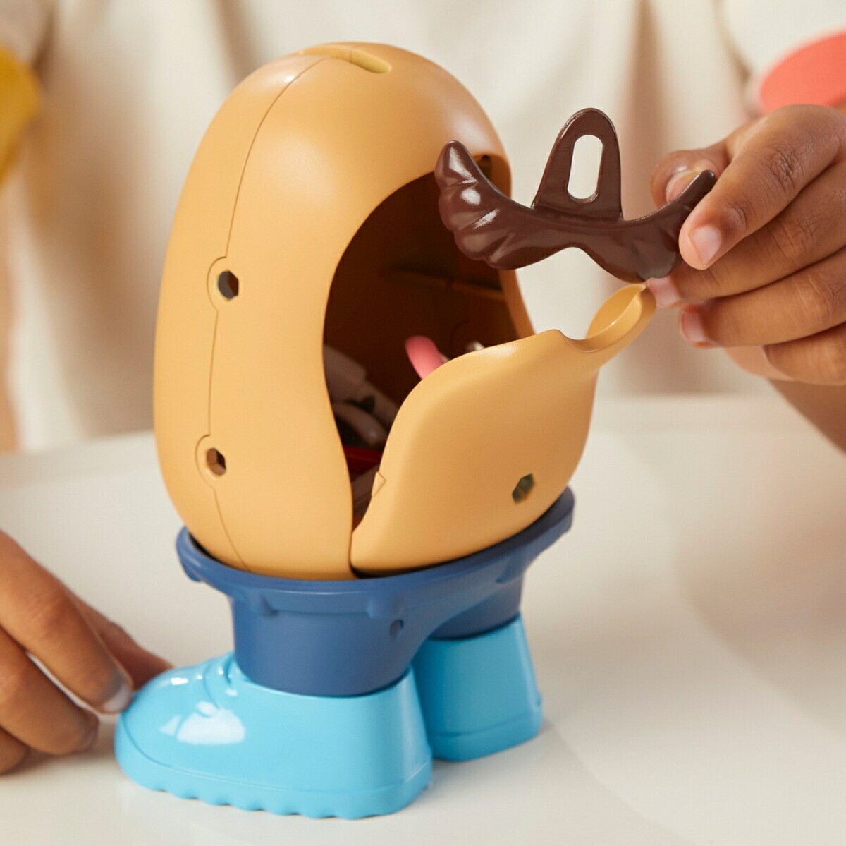 Hasbro Mr. Potato Head Classic Renewal 13facial parts F9417 figure