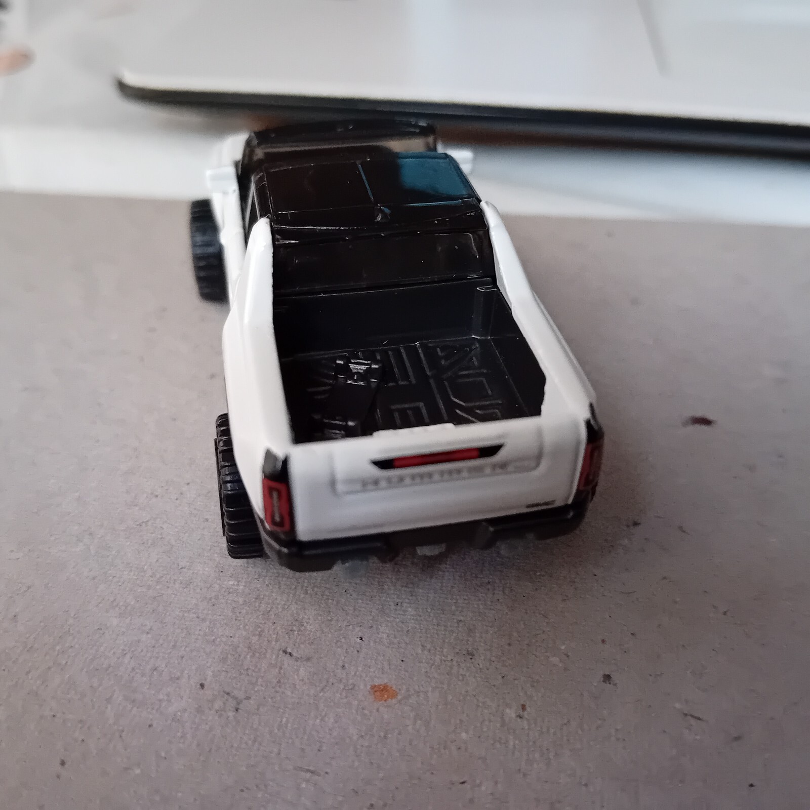 Picture 4 of 6
