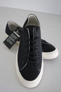 chuck taylor leather low top