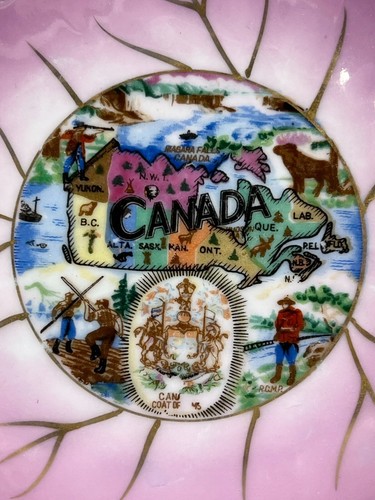 Plate of Canada Decorative Display Pink Gold Leaf Shape - Picture 2 of 10