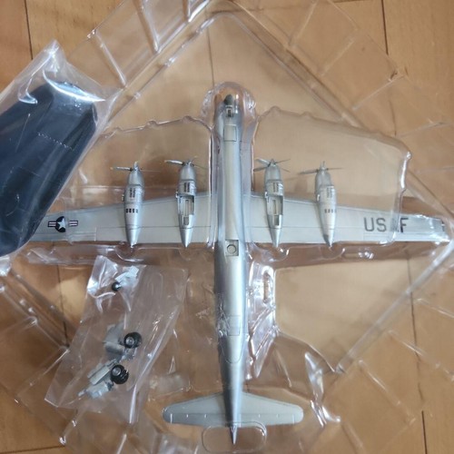 HOBBY MASTER 1:200 HL4004 USAF Boeing 377 Stratofreighter Die-cast model - Picture 7 of 7