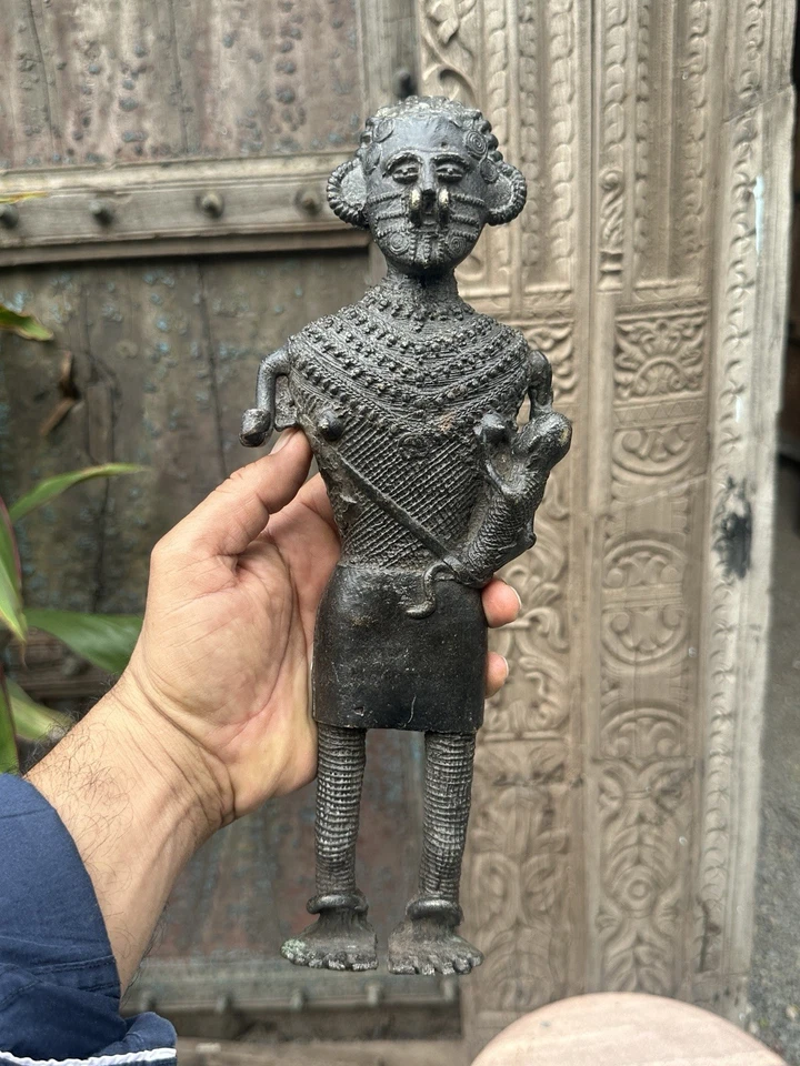 Antigua escultura tradicional sudafricana de latón forjado a mano Foto 2 de 4