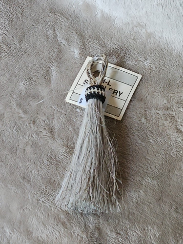 Western Echt Rosshaar Quaste 4 Zoll inklusive Schlaufe ~ Silber ~ Shoo Fly ~ Neu aus altem Lagerbestand