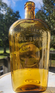 ⭐️Big Beautiful 1890s Honey Amber Quart Warranted Flask n Remarkable Condition⭐️