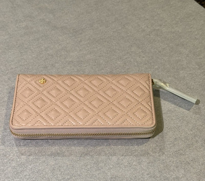 画像の２点 Tory Burch Fleming Zip Continental Wallet - Shell Pink - 46542