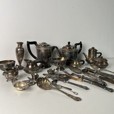 Lot d'orfèvrerie en métal argenté, Sheffield et France, théières, couverts