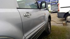 Porte avant et accessoires Mitsubishi PAJERO