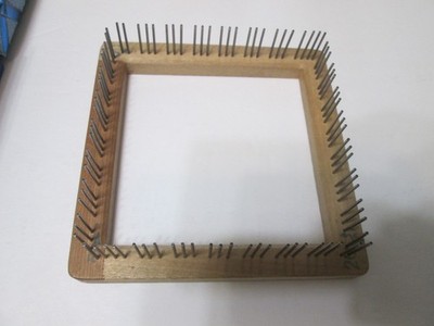 vintage Weave It Hand Loom With Needle 4 1/2''