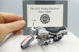 Franklin Mint 1971 Harley-Davidson Super Glide 1:24 Diecast Motorcycle Model F4