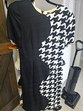 Carolina Herrera CH Black & White Houndstooth Shift Dress Short Sleeve Size 10