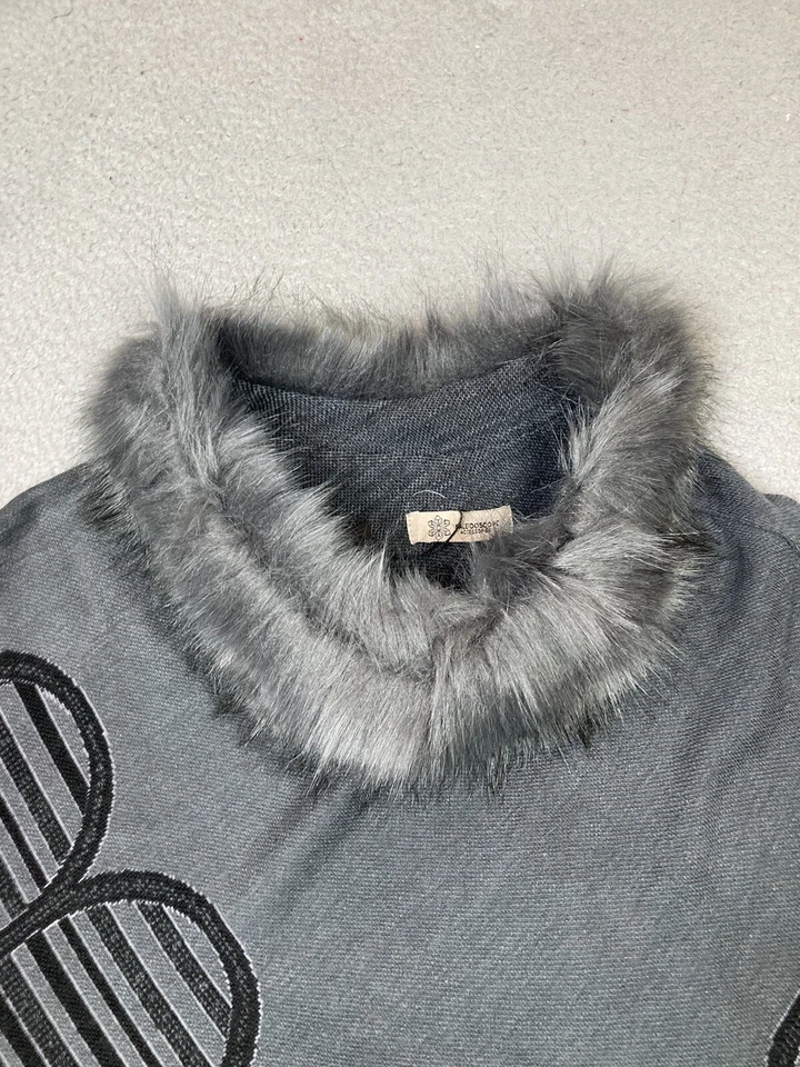 Poncho caleidoscopio para mujer talla única gris imitación piel ribete flecos geo bordado nuevo con etiquetas Foto 2 de 4