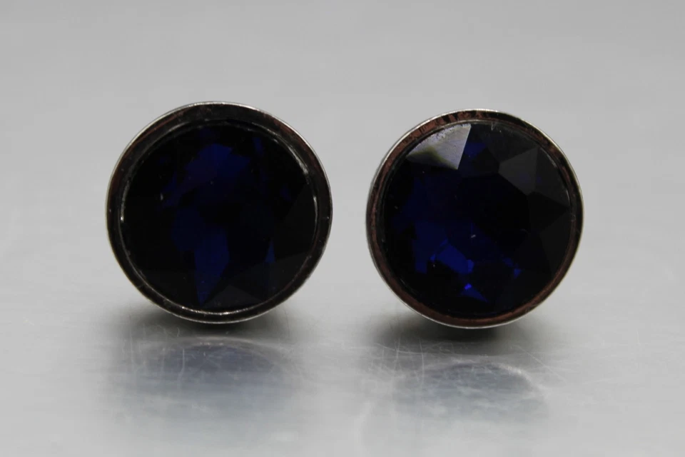 Pendientes de cristal azul firmados por Kenneth Cole con poste perforado tono plata Foto 3 de 4