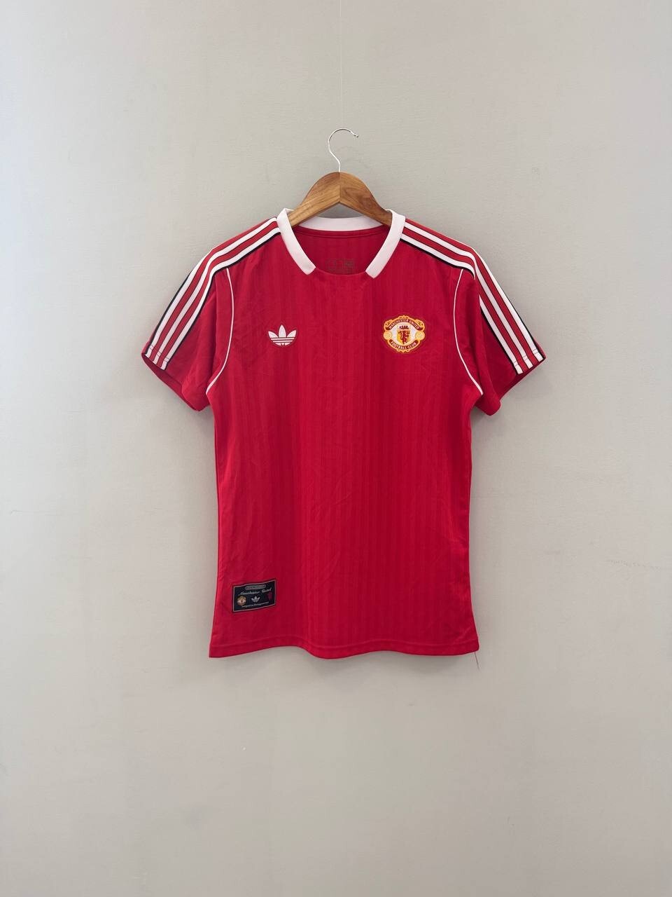 Manchester United Icon Jersey T-Shirt Size S Vintage