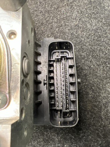 2017 Toyota Corolla ABS PUMP ANTI LOCK BRAKE MODULE 89541-02470 OEM - Picture 8 of 9