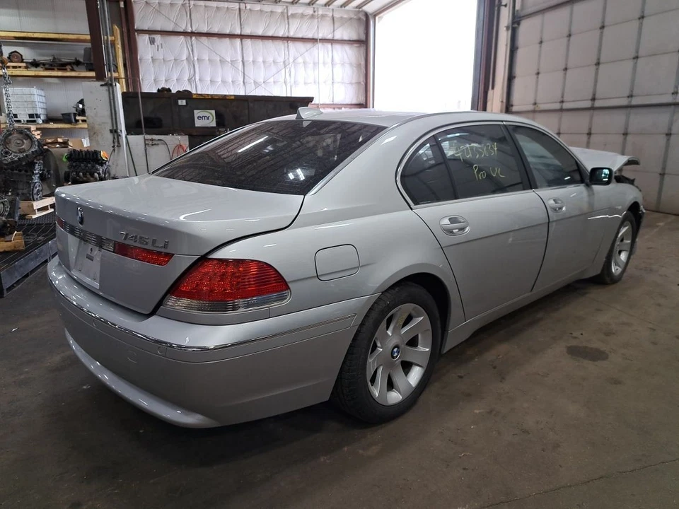 Puntal trasero 2004 745li Sku#4143251 Foto 4 de 4