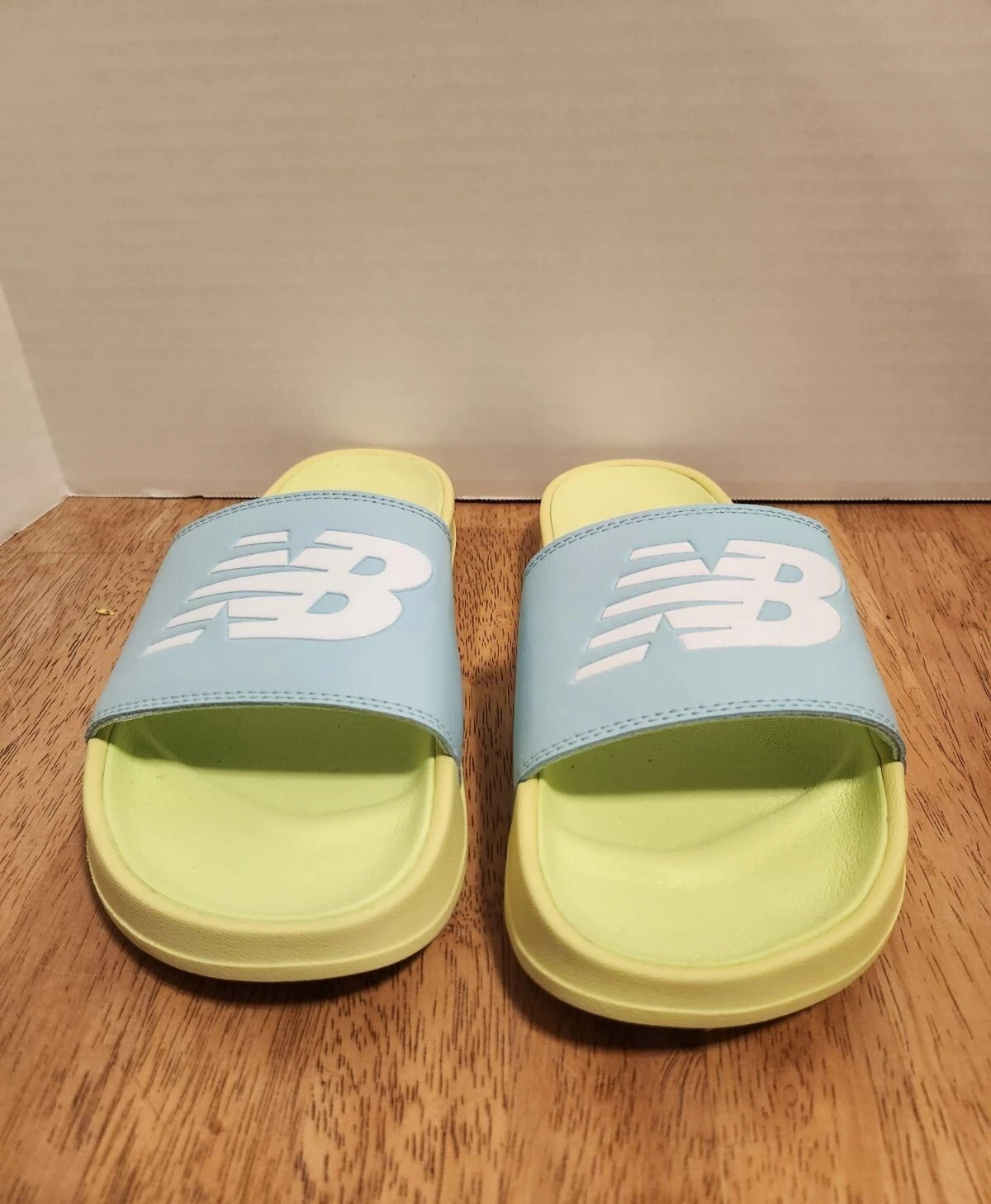 Sandali antiscivolo sintetici New Balance Swf200ls da donna giallo blu