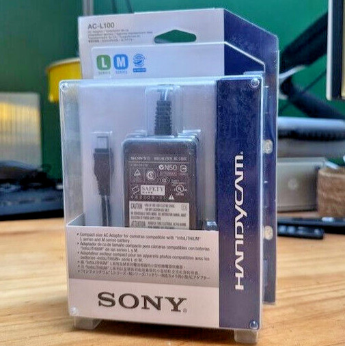 Chargeur 8.4V pour caméscope Sony Handycam DCR-TRV et CCD-TRV noir