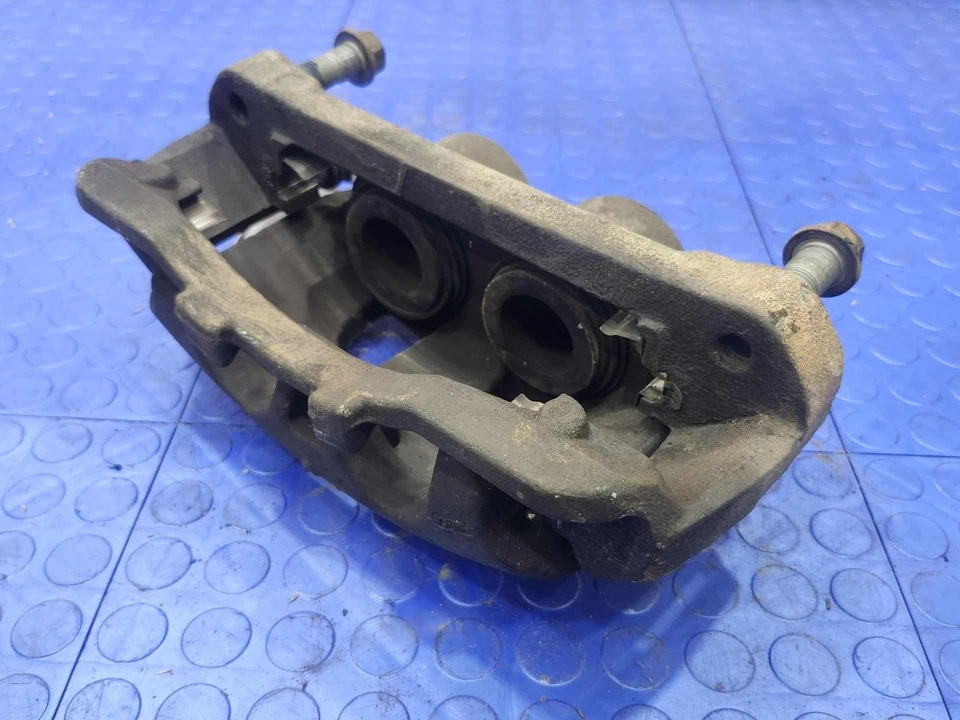 Conjunto de pinza de freno delantera derecha lado pasajero Ford F-250 F-350 13-16 OEM Foto 3 de 4