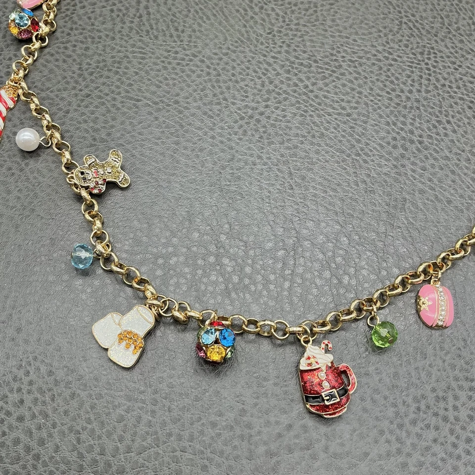 Collar Dije Festivo Vacaciones Navidad Pan de Jengibre Caramelo Macaron Perla Dorado Foto 3 de 4