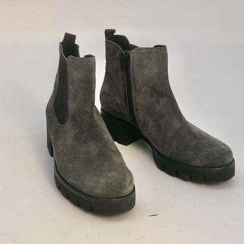 Gaber Womens 4.5 Grey Suede Side Zip Boots Made In Portugal - Picture 2 of 6