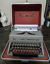 Vintage Elegant 1940’s Royal QuietDeluxe Working Portable Typewriter with Case.  thumbnail