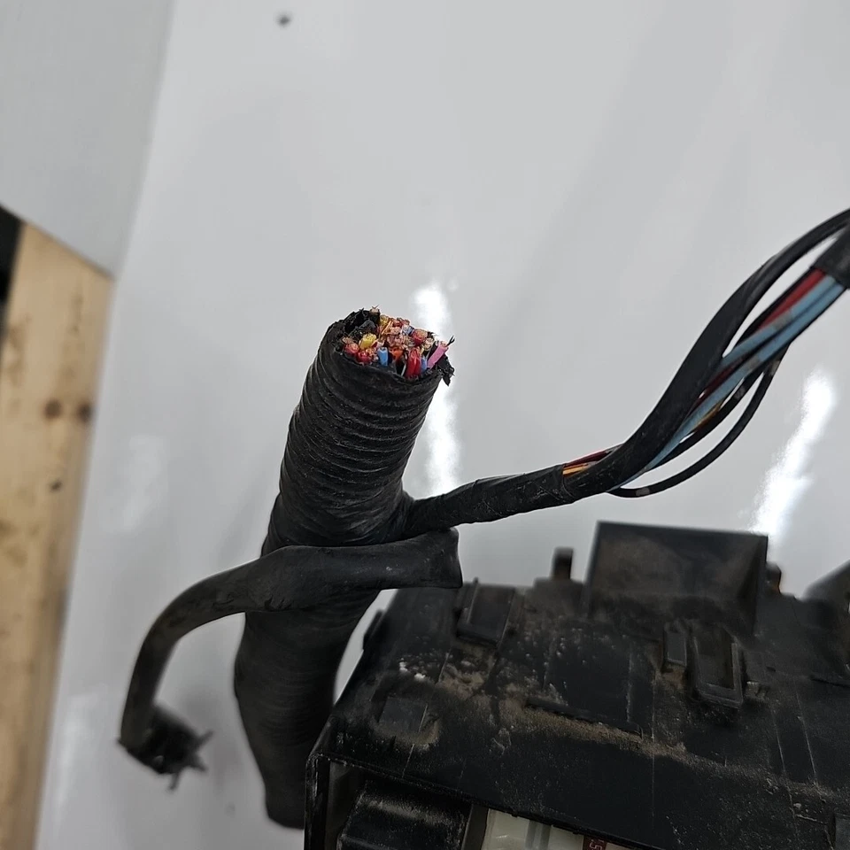 2007-2012 Mazda Cx-7 Fusebox Fuse Box Relay Module NT961 - Image 3 of 4