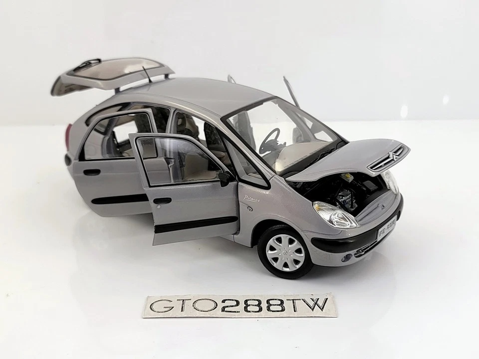 Dealer 1:18 scale Citroen Xsara Picasso 2002 Silver (China Dongfeng) by Paudi - Image 3 of 4