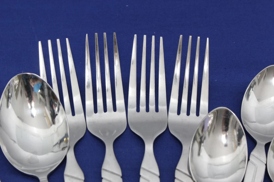 Cubiertos de acero inoxidable brillante 16 PIEZAS FARBERWARE CROSSWAY Indonesia Foto 4 de 4