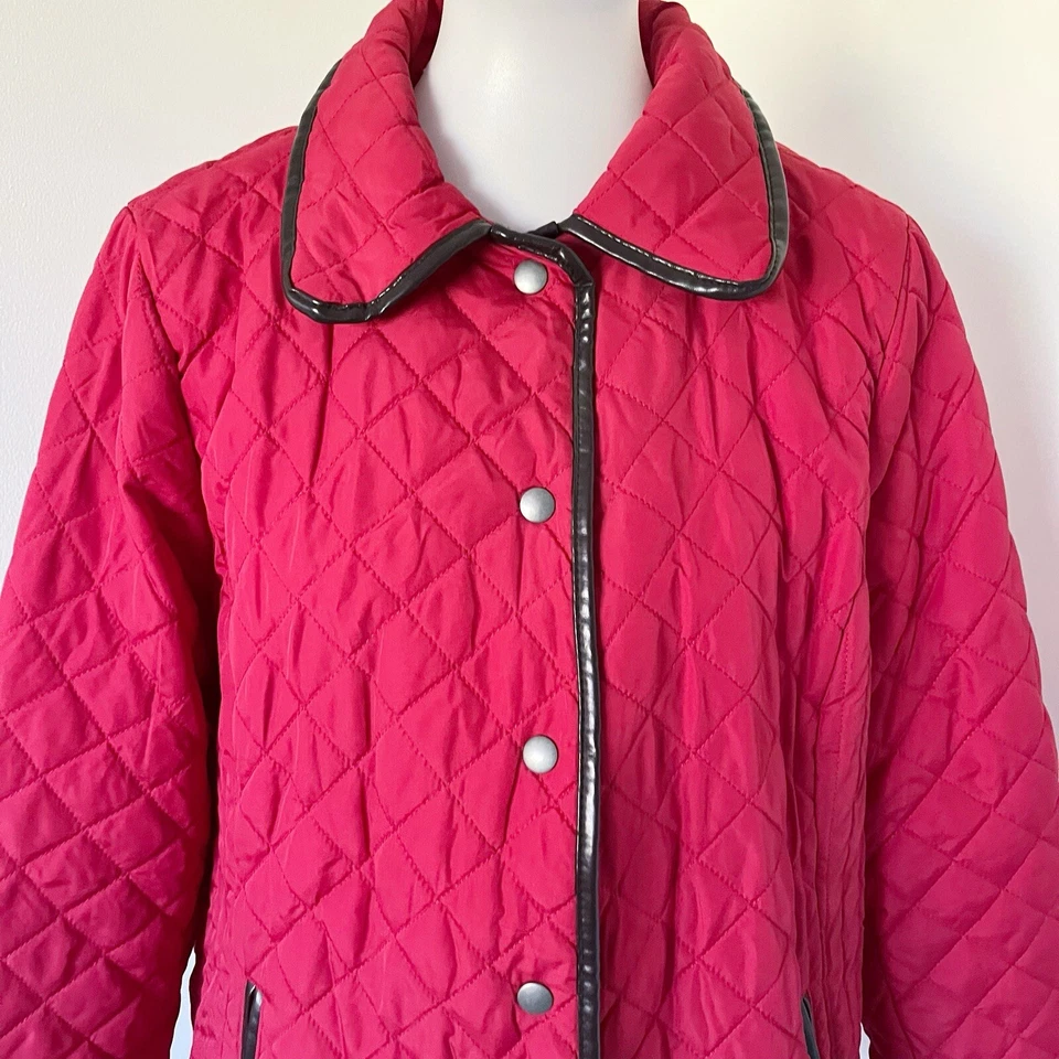 Chaqueta acolchada Woman Within para mujer talla grande 20W roja botón a presión ligera Foto 4 de 4